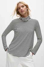 Load image into Gallery viewer, TURTLE NECK TOP
