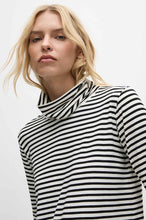 Load image into Gallery viewer, TURTLE NECK TOP
