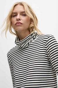 TURTLE NECK TOP
