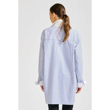 Load image into Gallery viewer, The Banker Boyfriend Shirt - Navy/White
