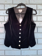 Load image into Gallery viewer, SURRY VELVET VEST
