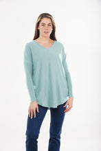 Load image into Gallery viewer, ESSENTIAL CURVED HEM VEE PULLOVER
