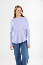Load image into Gallery viewer, ESSENTIAL CURVED HEM CREW NECK
