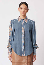 Load image into Gallery viewer, TALLITHA LINEN SHIRT IN COMO FLOWER
