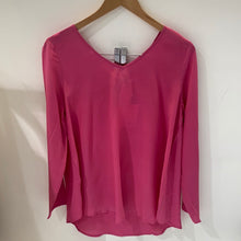 Load image into Gallery viewer, LONG SLEEVE GILLIES TOP
