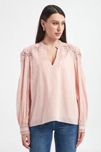 Load image into Gallery viewer, WOVEN BLOUSE
